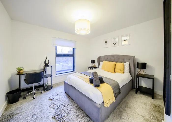 Modern 2 Bed Apartment With Central Location