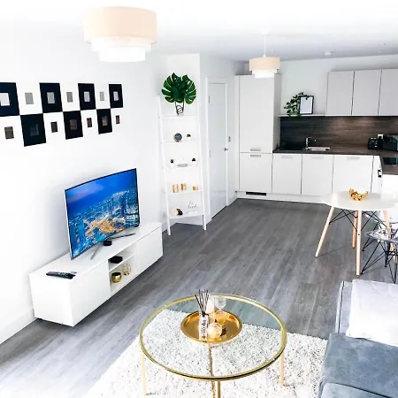Modern 2 Bed Apartment With Central Location Birmingham Exterior photo