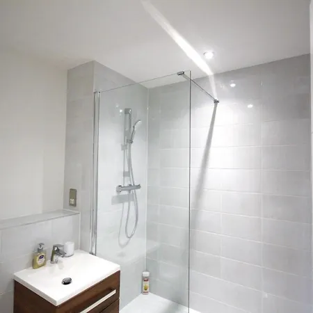 Modern 2 Bed Apartment With Central Location Birmingham Exterior photo